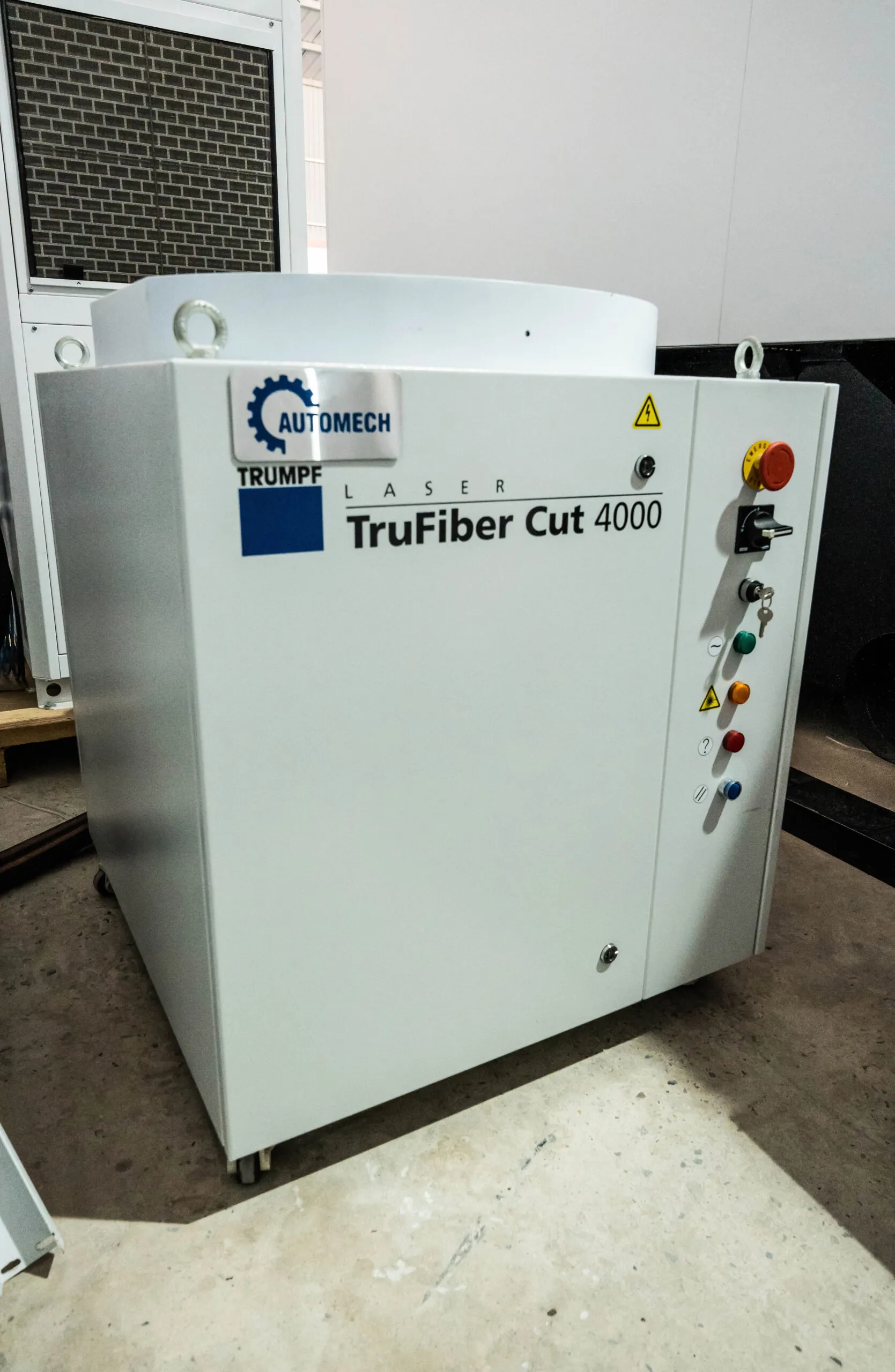 Công suất nguồn máy cắt laser fiber CNC EFC II Series Công suất nguồn máy cắt laser fiber CNC EFC II Series