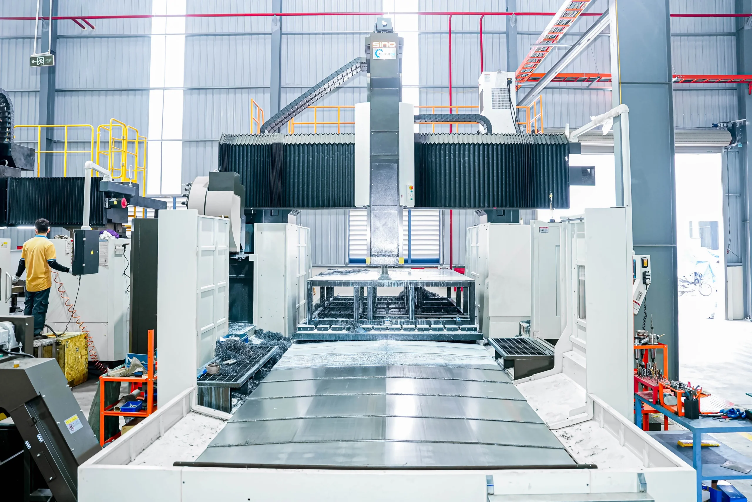 Thân máy là bộ khung chính trong cấu tạo máy phay CNC Thân máy là bộ khung chính trong cấu tạo máy phay CNC