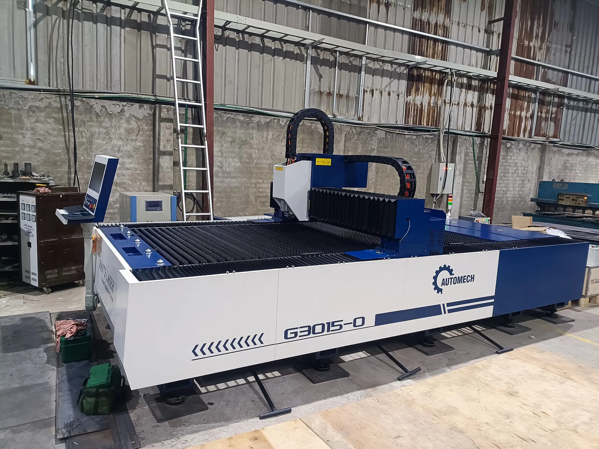 Máy cắt laser bàn đơn Hans O Series ứng dụng phổ biến trong gia công cơ khí Máy cắt laser bàn đơn Hans O Series ứng dụng phổ biến trong gia công cơ khí