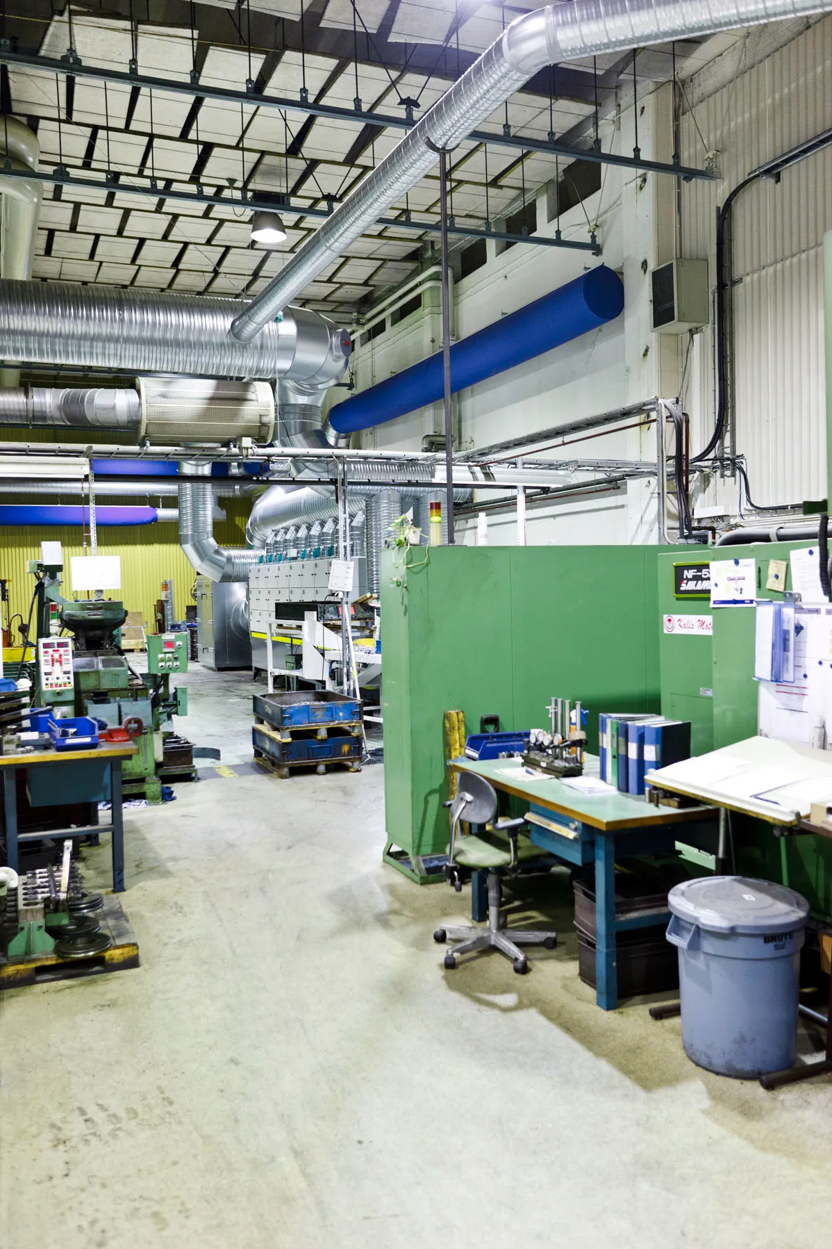 Hệ thống lọc hơi dầu trung tâm – MistEliminator không chỉ đáp ứng tốt các tiêu chuẩn về an toàn và môi trường mà còn được thiết kế để phù hợp với điều kiện sản xuất và vận hành đặc thù tại Việt Nam Hệ thống lọc hơi dầu trung tâm – MistEliminator không chỉ đáp ứng tốt các tiêu chuẩn về an toàn và môi trường mà còn được thiết kế để phù hợp với điều kiện sản xuất và vận hành đặc thù tại Việt Nam
