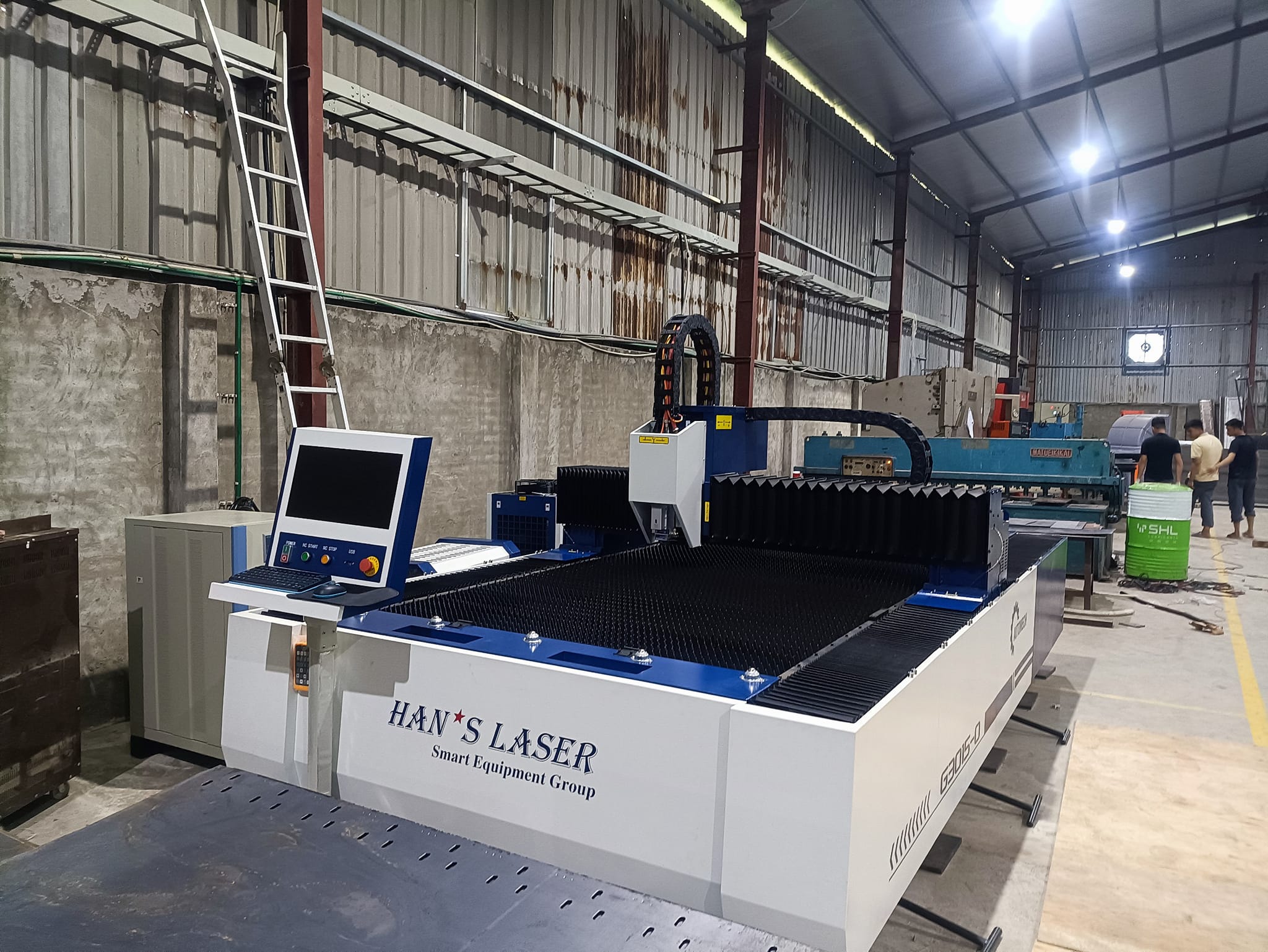 Máy cắt laser fiber cũ - thương hiệu Han’s Laser Máy cắt laser fiber cũ - thương hiệu Han’s Laser
