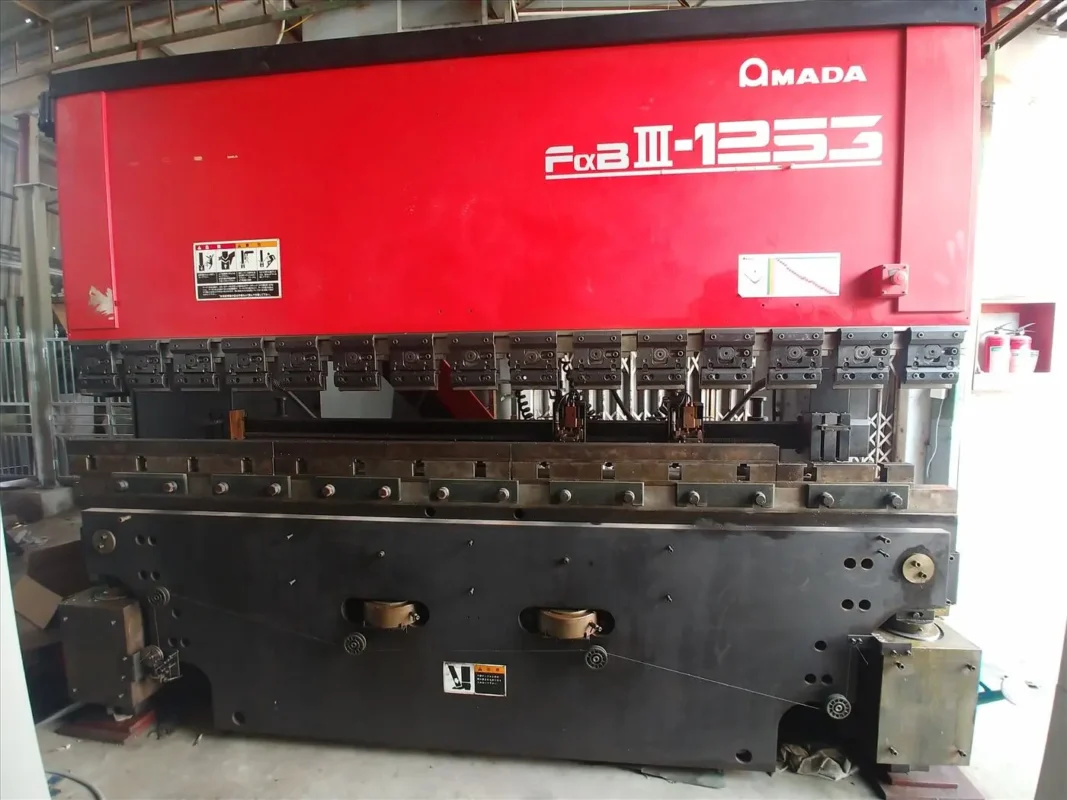 Máy chấn AMADA đã qua sử dụng Máy chấn AMADA đã qua sử dụng