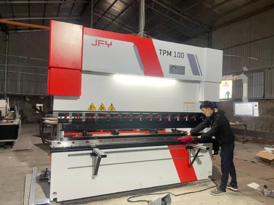 Nguyên lý làm việc của máy chấn cnc Nguyên lý làm việc của máy chấn cnc