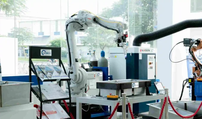 Cánh tay robot hàn laser