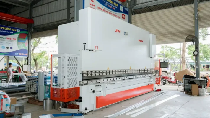 Máy chấn máng tôn, máng xối kích thước 6000mm Máy chấn máng tôn, máng xối kích thước 6000mm