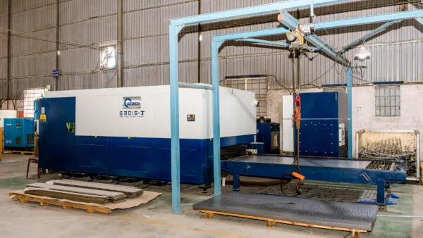 Máy cắt Hans Laser dòng G-J là dòng máy cắt laser fiber cao cấp 搭载高效率、节能型光纤激光发生器,可高精度切割各类复杂轮廓零件,全流程加工稳定性强。大族激光 G-J 系列定位中高端光纤激光切割机型。