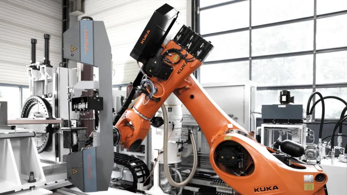 Robot cắt công nghiệp giúp tự động hóa quy trình cắt, gia công và hoàn thiện trong nhiều ngành, nâng cao năng suất, độ chính xác và giảm chi phí.