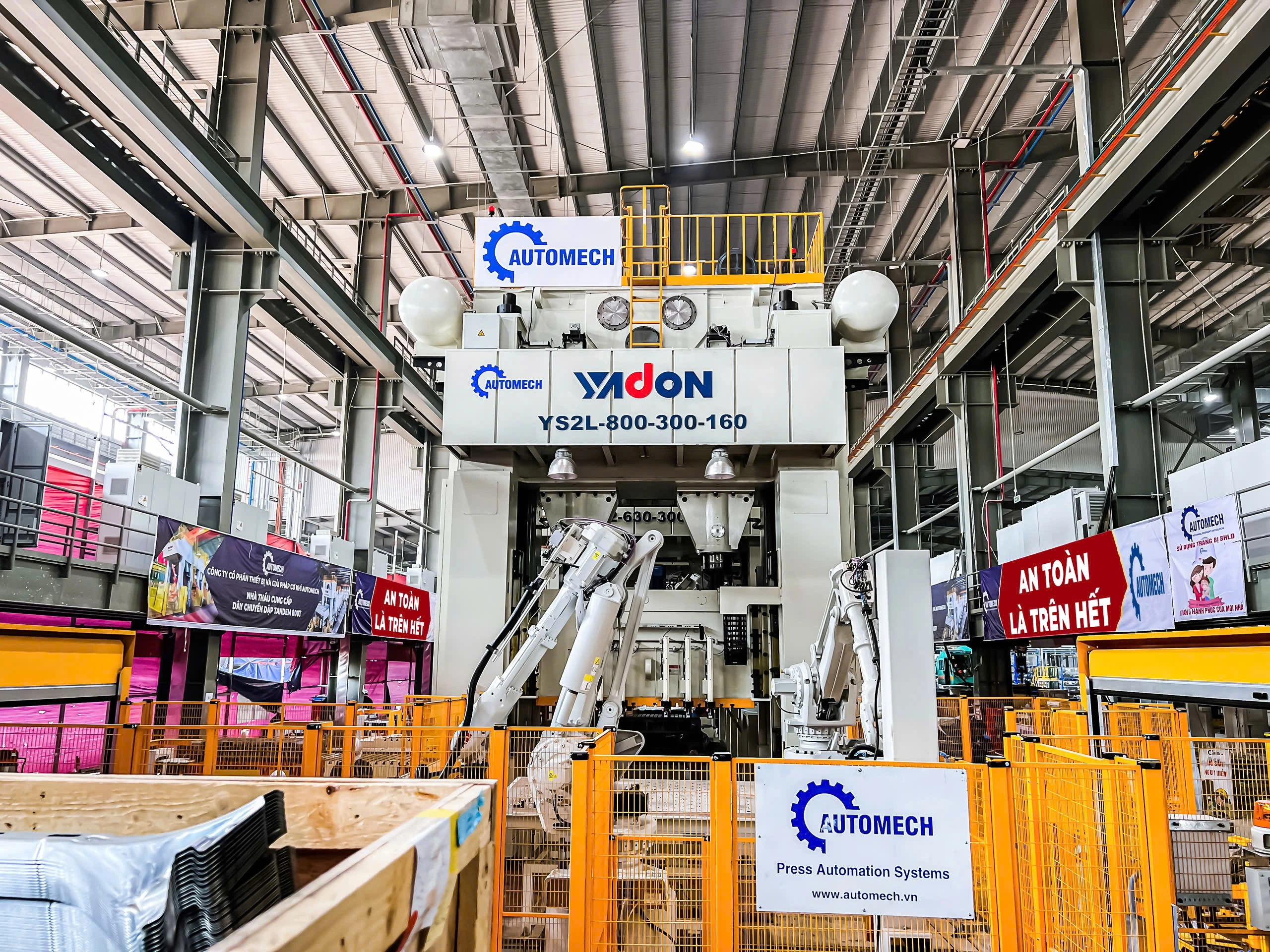 Máy đột dập cắt góc xử lý các tấm kim loại dày, mang lại hiệu suất vượt trội Máy đột dập cắt góc xử lý các tấm kim loại dày, mang lại hiệu suất vượt trội