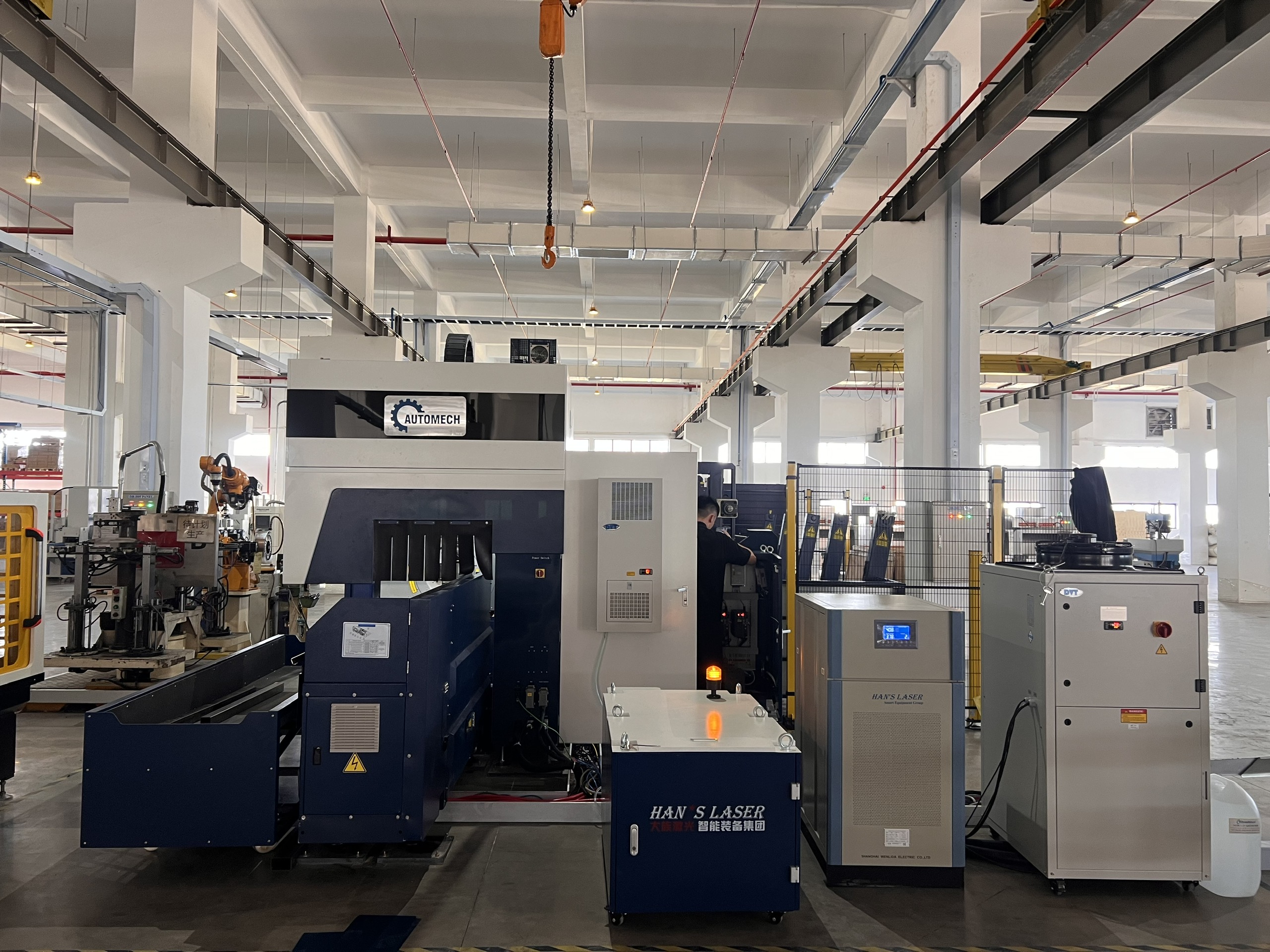 máy cắt ống laser