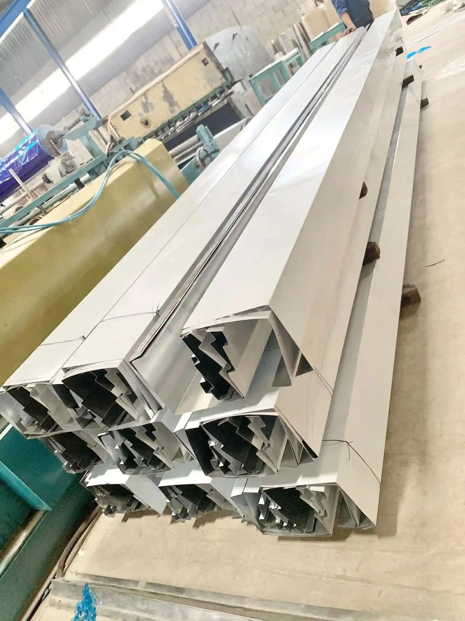 Thường xuyên bảo trì bảo dưỡng máy chấn máng xối giúp máy hoạt động ổn định Thường xuyên bảo trì bảo dưỡng máy chấn máng xối giúp máy hoạt động ổn định