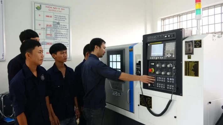Tìm hiểu về máy phay cnc của các kĩ thuật viên mới vào nhành gia công cơ khí chính xác Tìm hiểu về máy phay cnc của các kĩ thuật viên mới vào nhành gia công cơ khí chính xác.