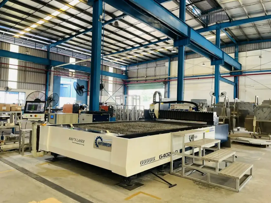 Máy cắt Laser fiber bàn đơn phục vụ sản xuất cơ bản