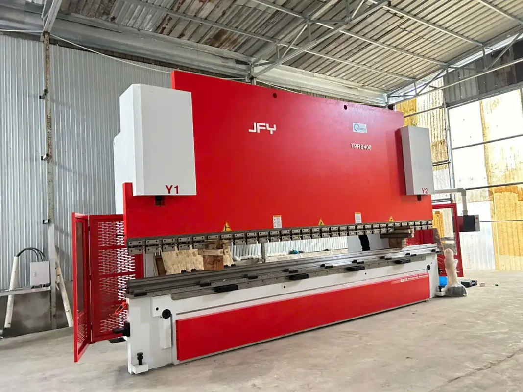 Máy chấn CNC JFY thủy lực hiện đại