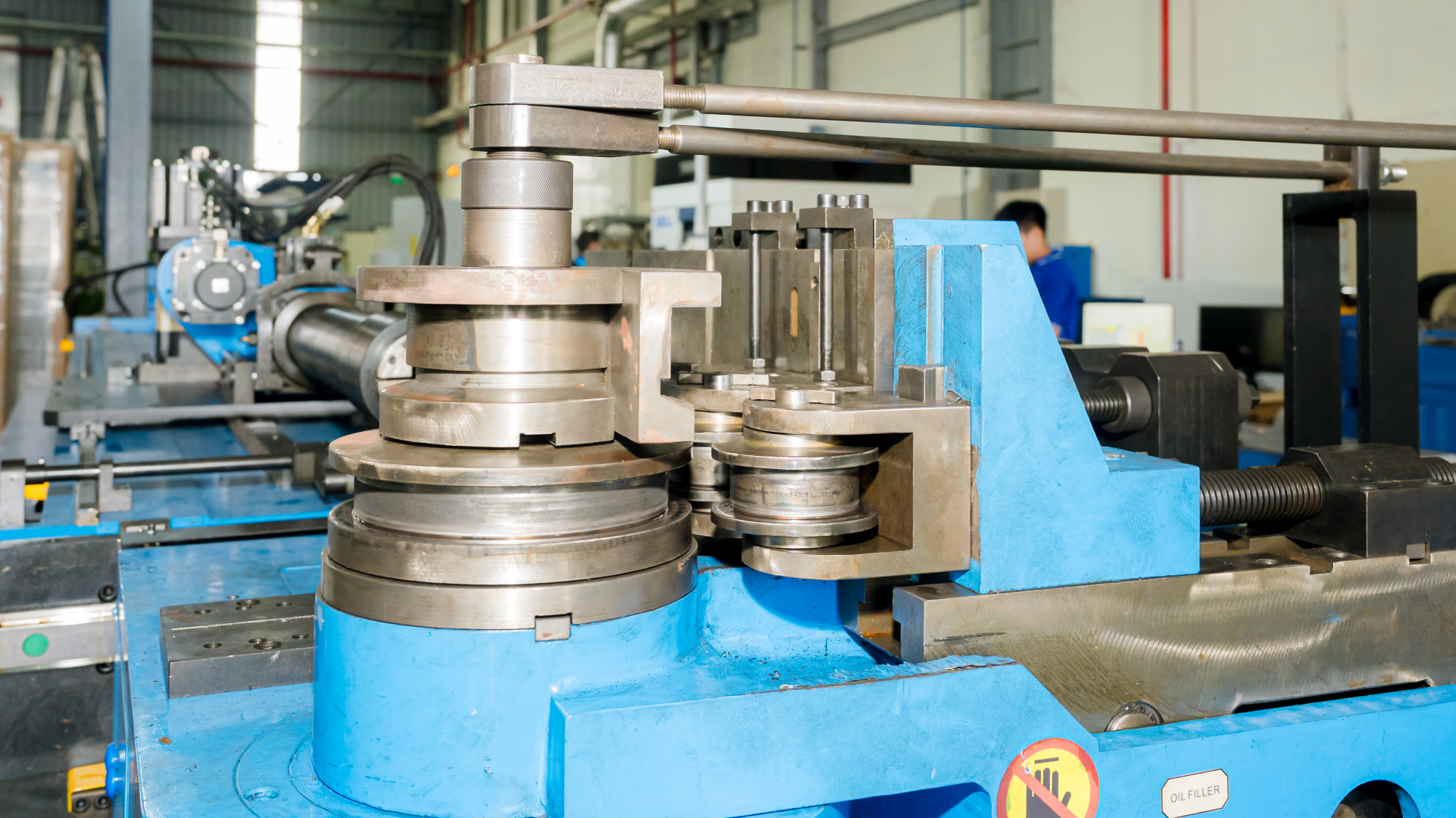 Máy uốn CNC được ứng dụng rộng rãi trong nhiều ngành công nghiệp Máy uốn CNC được ứng dụng rộng rãi trong nhiều ngành công nghiệp