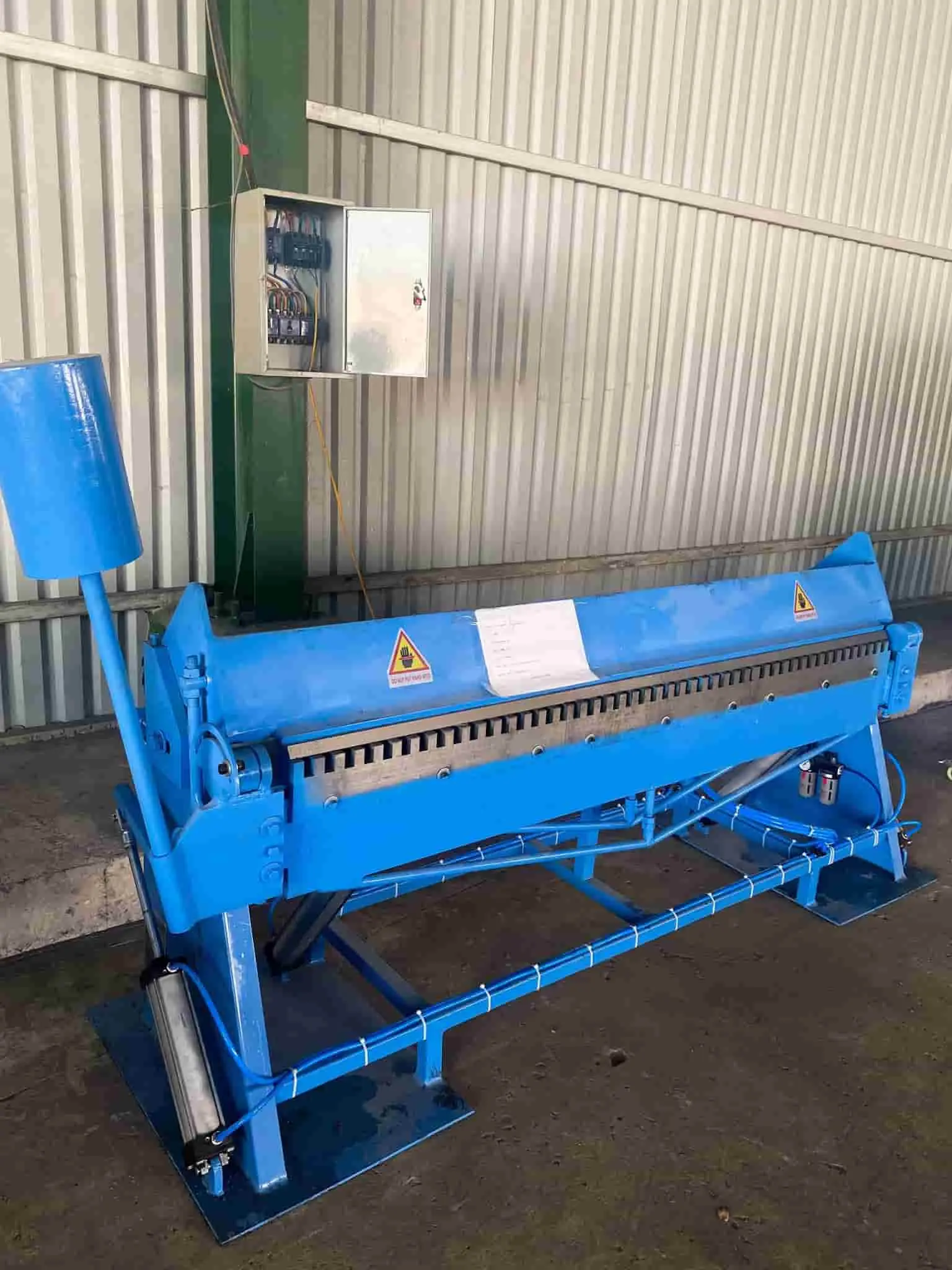 Phân loại máy gấp tôn mini phổ biến