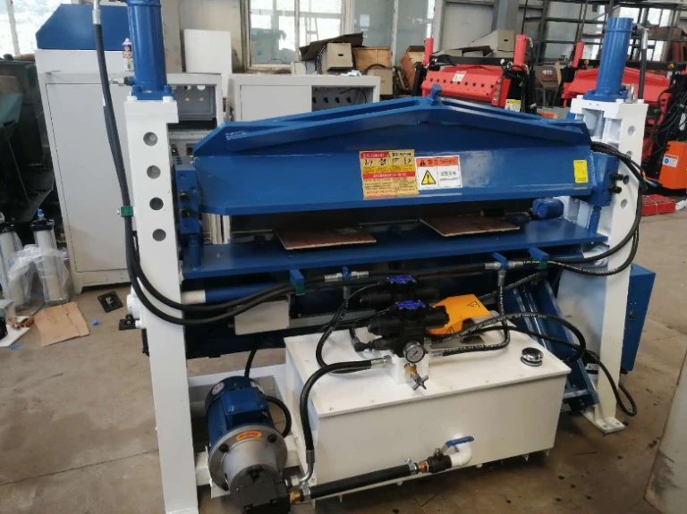 Máy gấp tôn công nghiệp