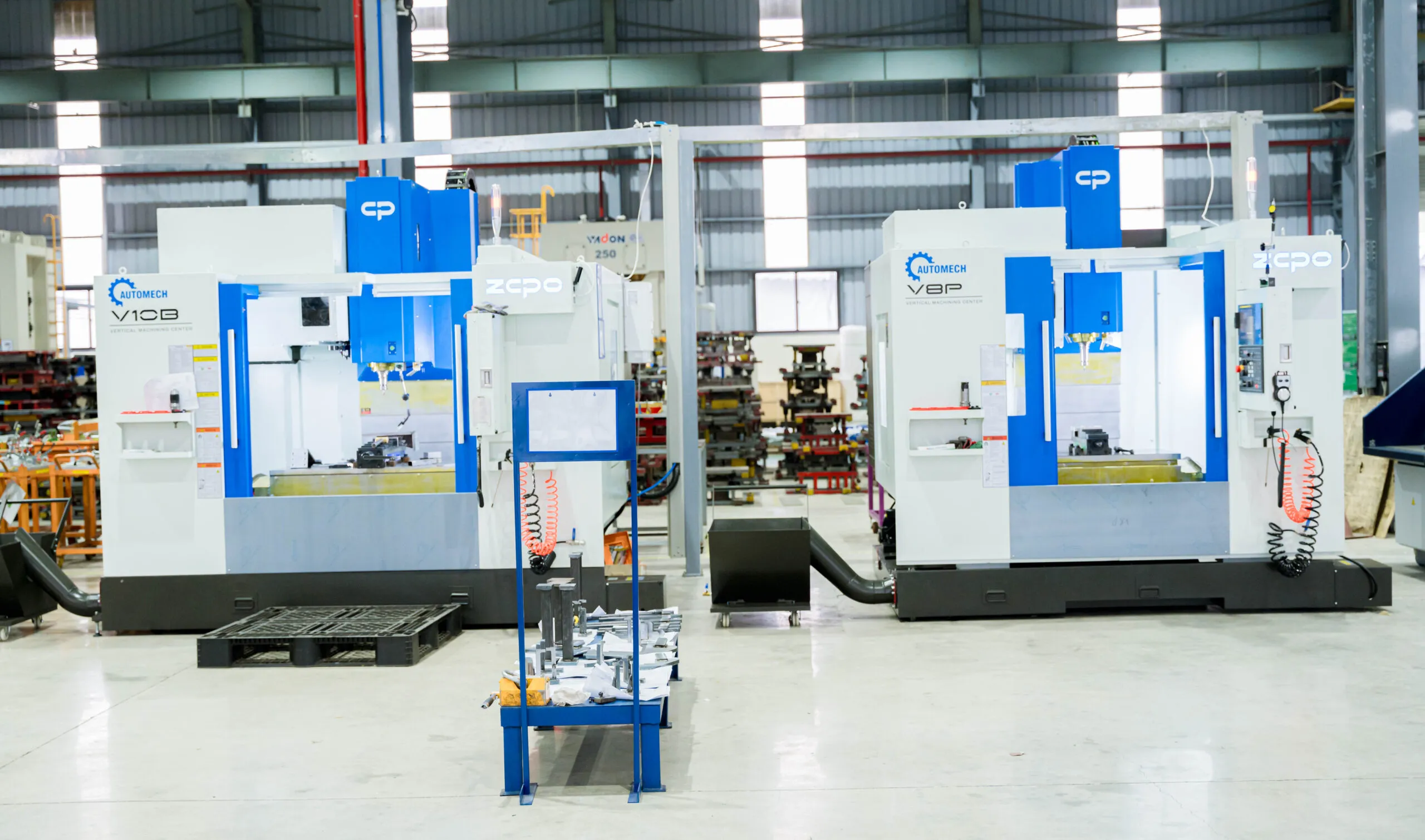 Zopo V10P gia công chi tiết thép không gỉ với độ chính xác ±0.005 mm Zopo V10P gia công chi tiết thép không gỉ với độ chính xác ±0.005 mm