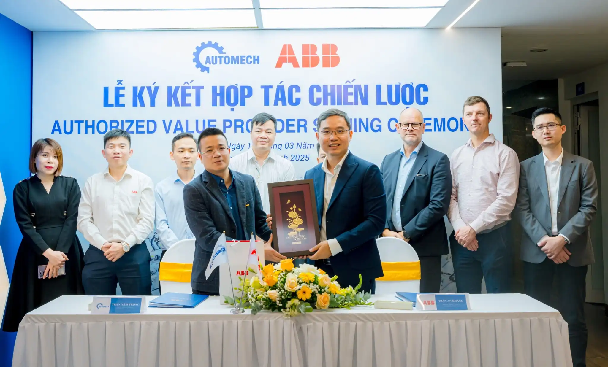 Automech là đơn vị ký kết hợp tác chiến lược với robot ABB. Dẫn đầu về ngành tự động hóa robot Automech là đơn vị ký kết hợp tác chiến lược với robot ABB. Dẫn đầu về ngành tự động hóa robot