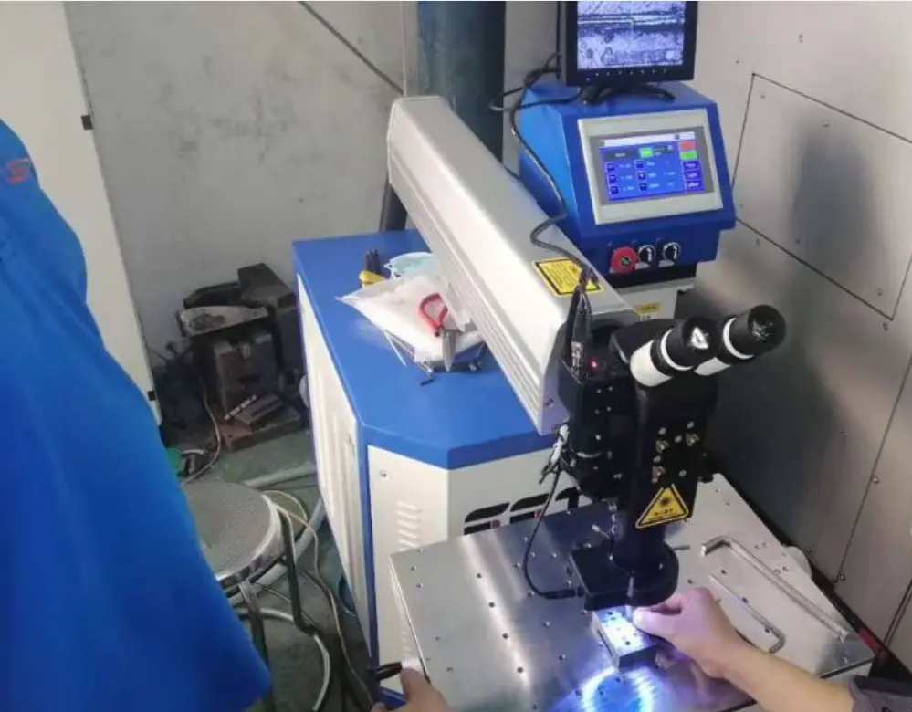 Máy hàn laser kim hoàn cho xưởng gia công nhỏ