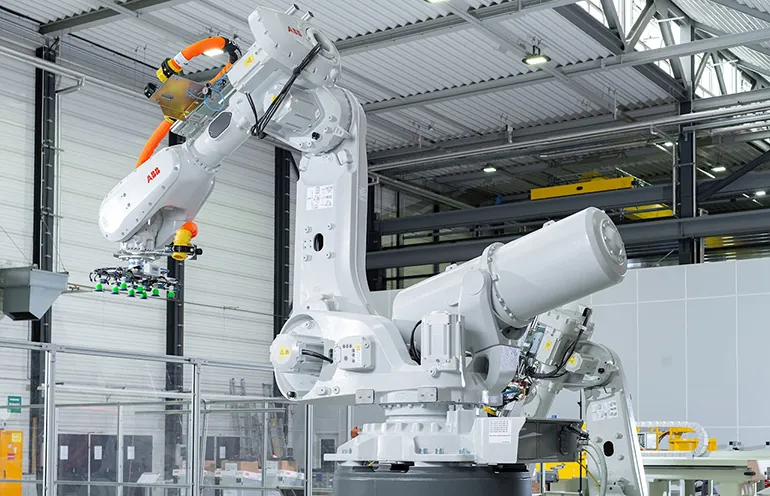 Robot ABB tích hợp trong nhiều nhà máy tự động hóa phục vụ sản xuất Robot ABB tích hợp trong nhiều nhà máy tự động hóa phục vụ sản xuất