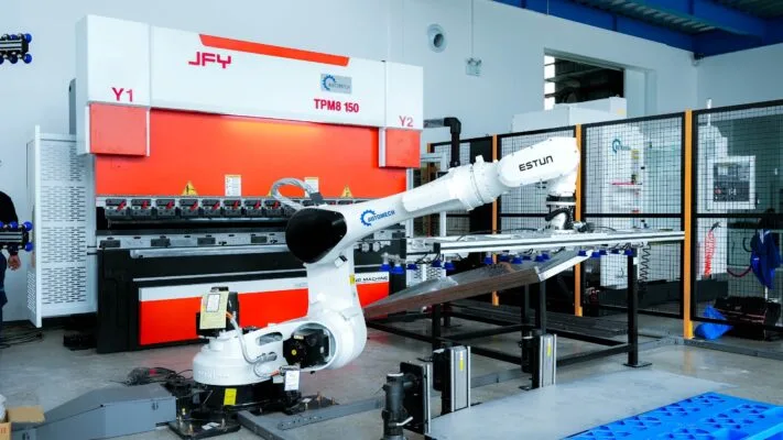 Robot Estun có thể tùy biến dễ dàng để phù hợp với các thiết bị chuyên dụng Robot Estun có thể tùy biến dễ dàng để phù hợp với các thiết bị chuyên dụng