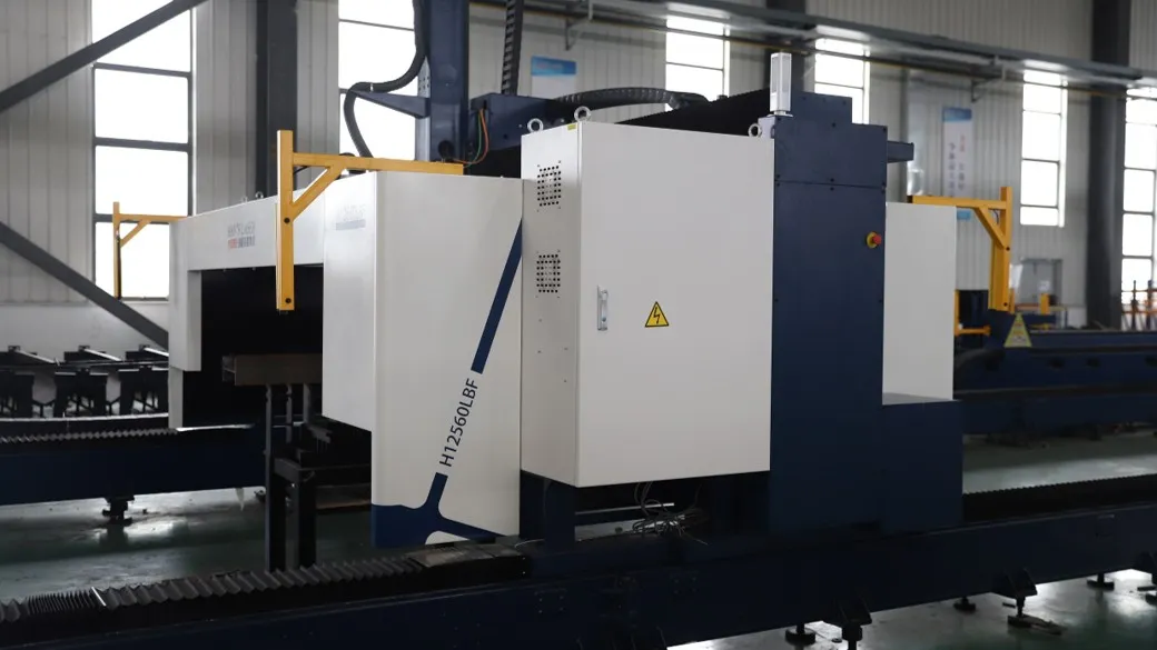 Thiết kế máy cắt thép hình laser dạng quây kín khu vực làm việc, đáp ứng tiêu chuẩn châu âu Thiết kế máy cắt thép hình laser dạng quây kín khu vực làm việc, đáp ứng tiêu chuẩn châu âu