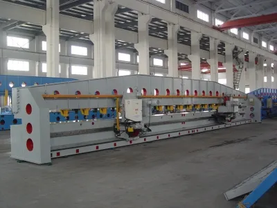 Máy phay vát mép được sơn theo màu yêu cầu của khách hàng