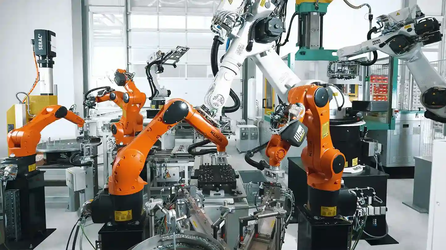 Robot KUKA là một hãng lớn trên thế giới về robot, giải pháp robot Robot KUKA là một hãng lớn trên thế giới về robot, giải pháp robot
