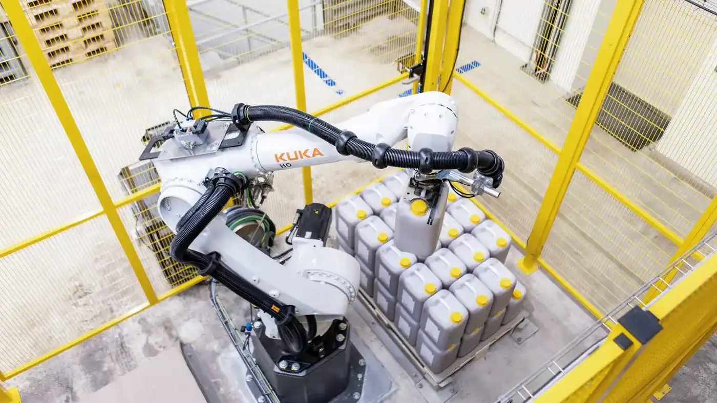 Automech hiện tại là đơn vị hợp tác chiến lược có thể cung cấp dịch vụ cho robot KUKA Automech hiện tại là đơn vị hợp tác chiến lược có thể cung cấp dịch vụ cho robot KUKA