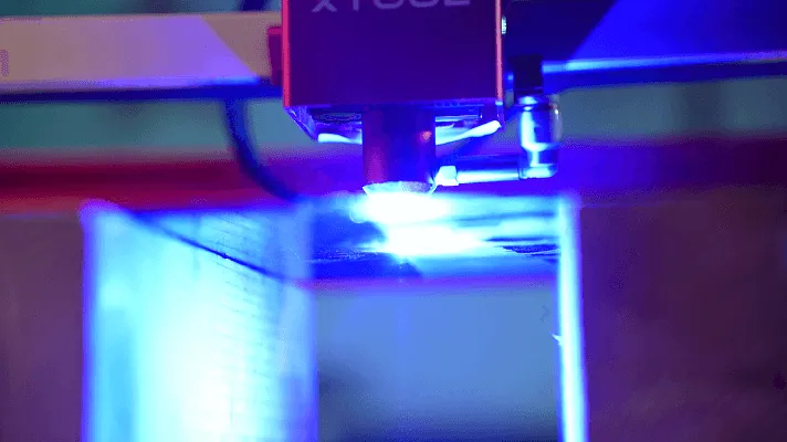 Cơ chế làm việc của máy cắt kính bằng laser Cơ chế làm việc của máy cắt kính bằng laser