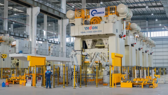 Line dập công nghệ cao tại nhà máy ô tô Vinfast Line dập công nghệ cao tại nhà máy ô tô Vinfast