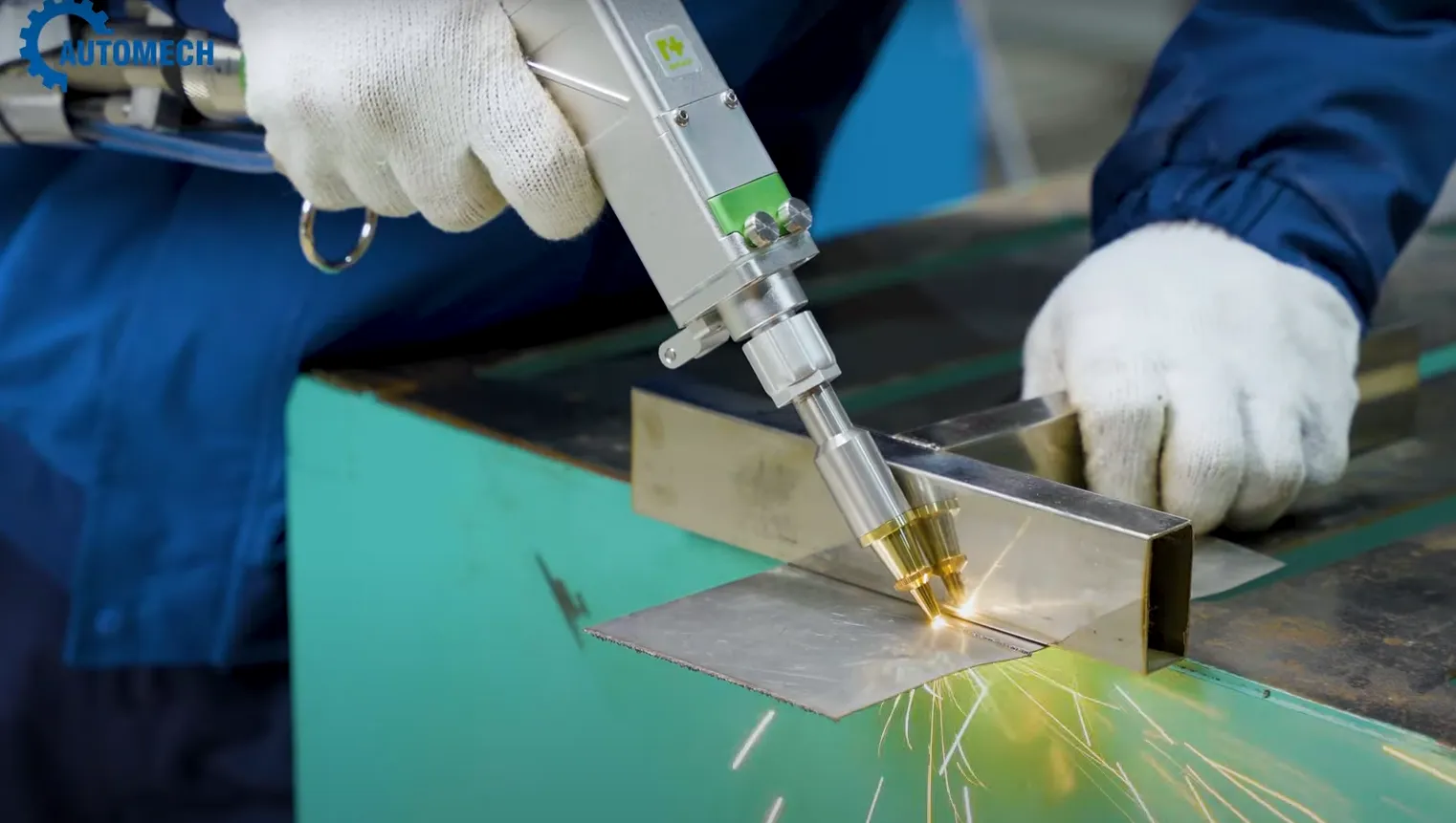 Cơ chế hoat động của máy cắt kim loại laser cầm tay Cơ chế hoat động của máy cắt kim loại laser cầm tay