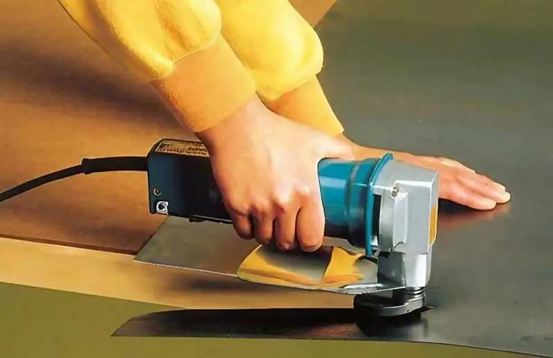 Máy cắt tôn mini cầm tay linh hoạt Máy cắt tôn mini cầm tay linh hoạt