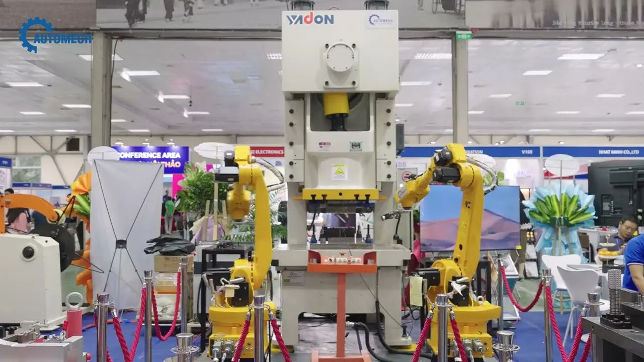 Máy dập trục khuỷu 110T kèm robot gắp phôi tự đông Máy dập trục khuỷu 110T kèm robot gắp phôi tự đông