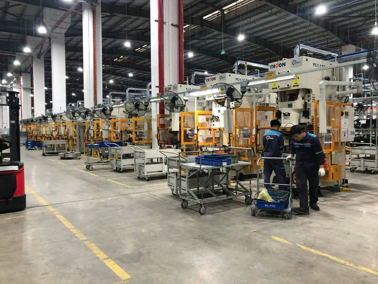 Máy dập cơ khí gồm 110T-200T cho khách hàng sản xuất linh kiện ô tô Máy dập cơ khí gồm 110T-200T cho khách hàng sản xuất linh kiện ô tô