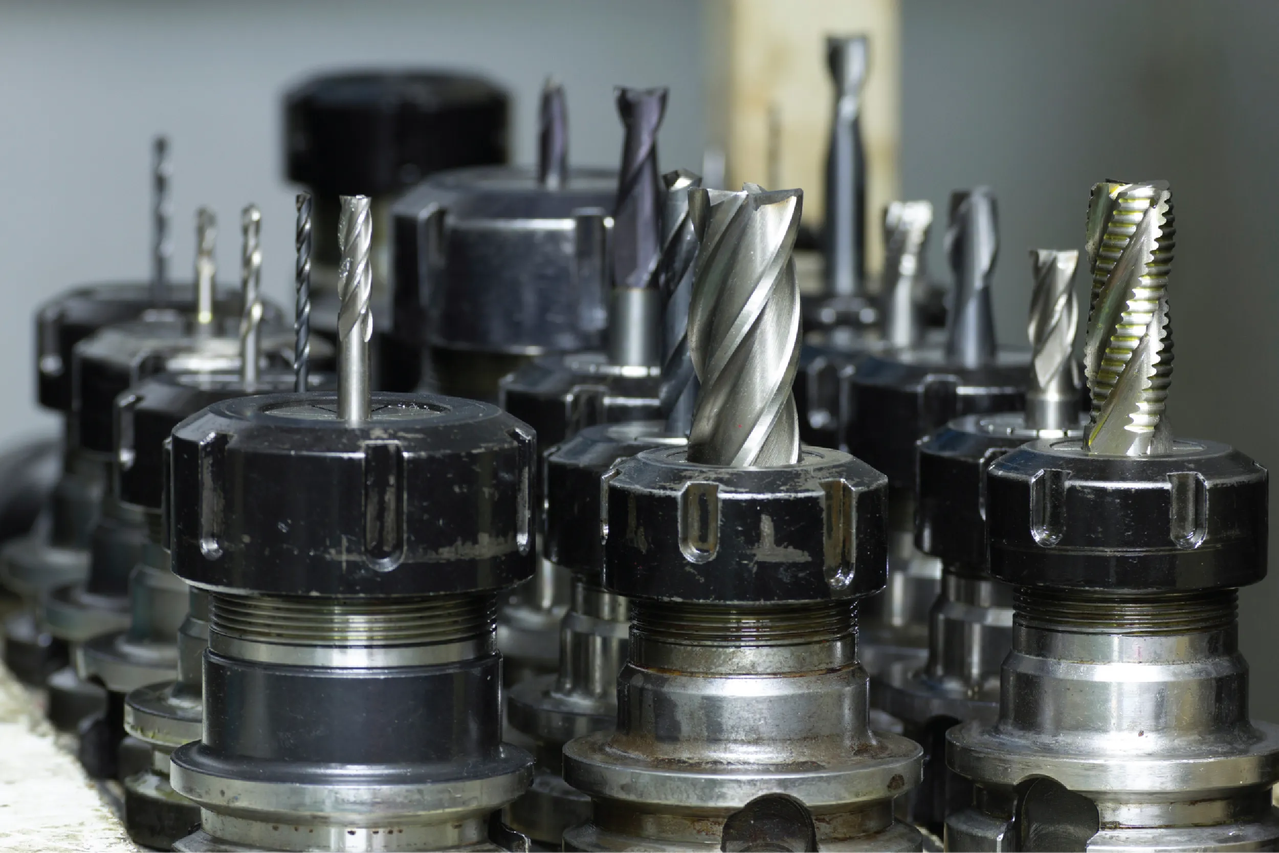 Dụng cụ cắt gọt CNC là các công cụ được gắn vào đầu kẹp của máy CNC Dụng cụ cắt gọt CNC là các công cụ được gắn vào đầu kẹp của máy CNC