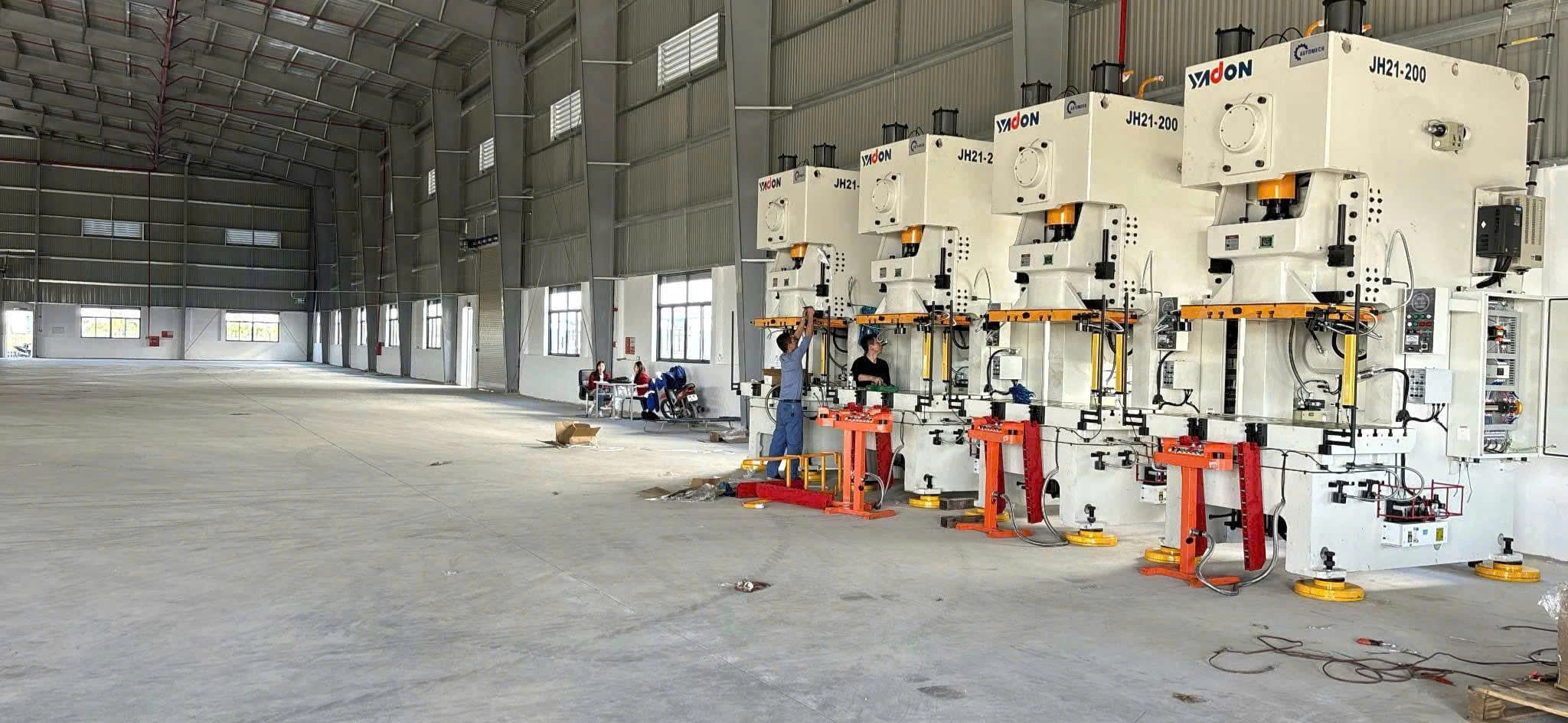 Máy dập Yadon có đầy đủ giấy tờ để cung cấp tới khách hàng Máy dập Yadon có đầy đủ giấy tờ để cung cấp tới khách hàng
