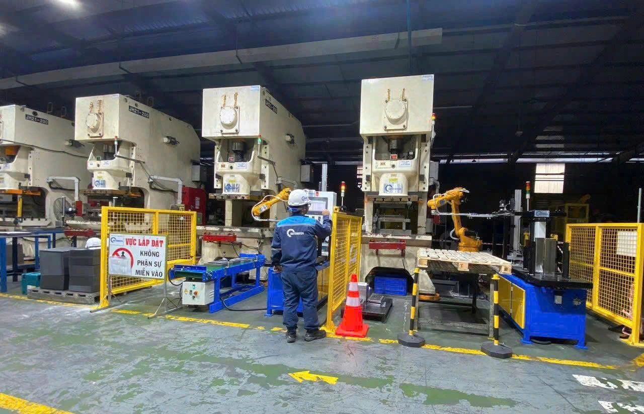 Giải pháp Yadon kết hợp Robot giúp tăng sản lượng và hiệu quả Giải pháp Yadon kết hợp Robot giúp tăng sản lượng và hiệu quả