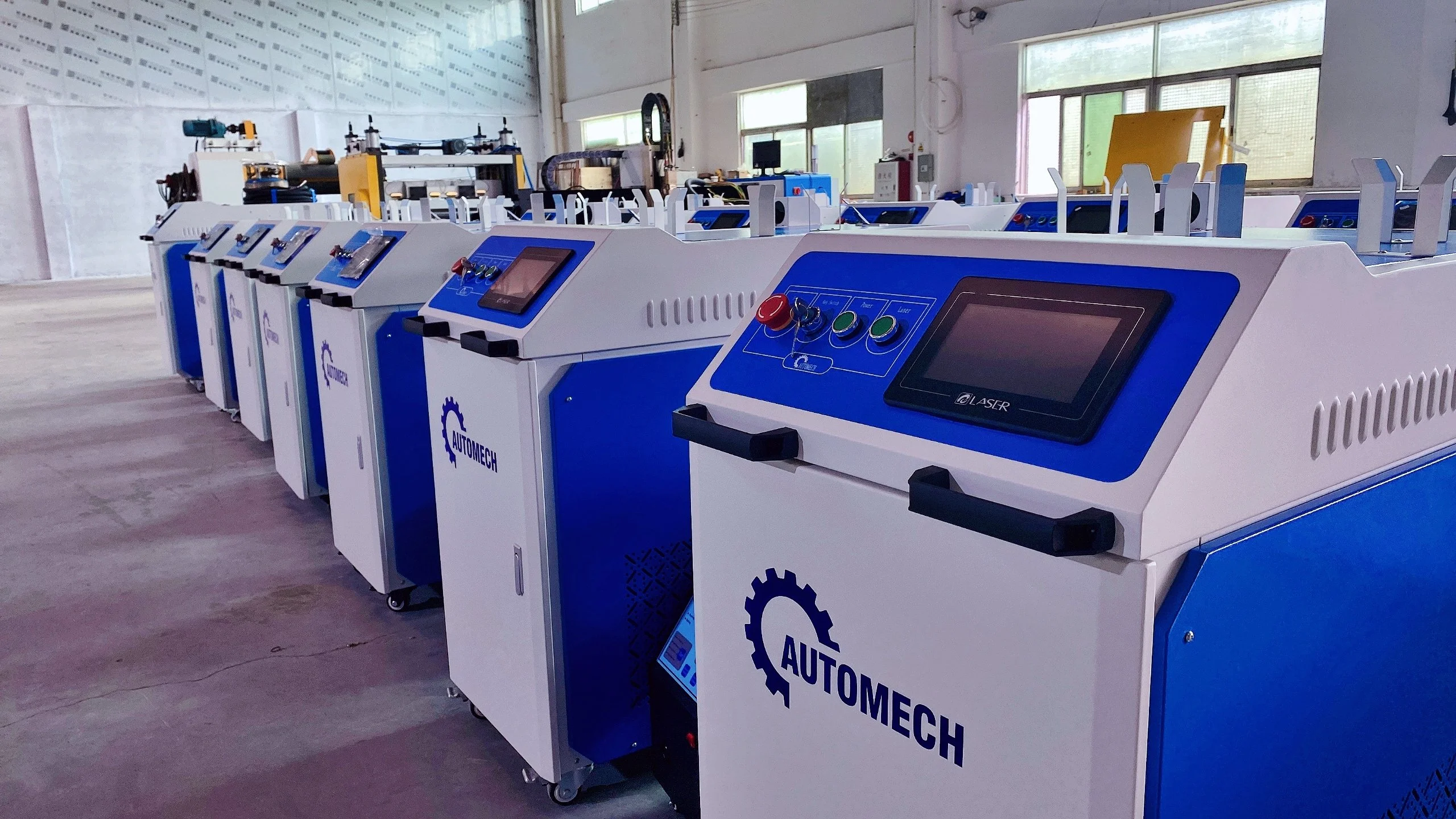 Hình ảnh lô máy hàn laser Automech luôn sẵn hàng tại kho, kỹ thuật túc trực 24/24 Hình ảnh lô máy hàn laser Automech luôn sẵn hàng tại kho, kỹ thuật túc trực 24/24