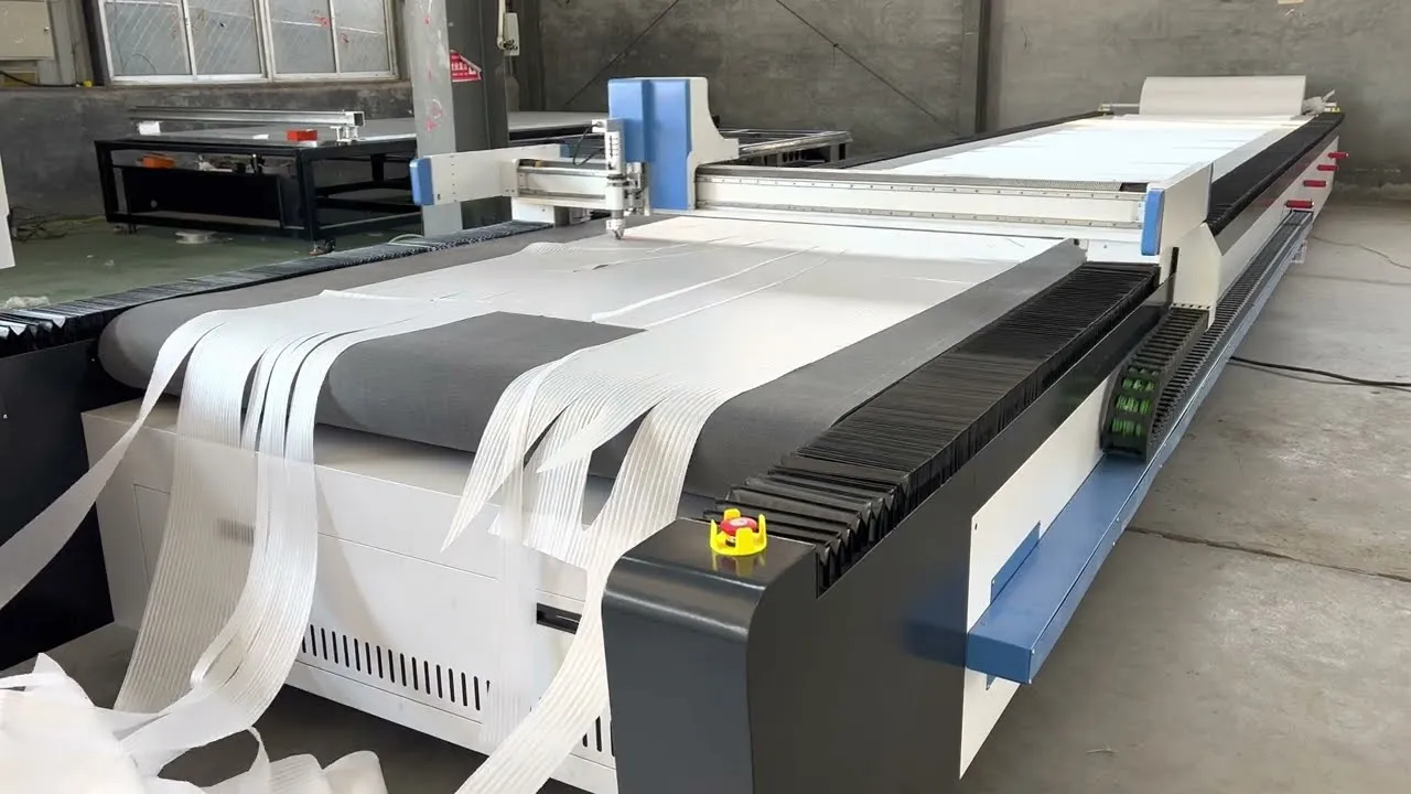 Máy CNC cắt vải là một giải pháp tự động hóa giúp tăng năng suất và độ chính xác trong ngành dệt may Máy CNC cắt vải là một giải pháp tự động hóa giúp tăng năng suất và độ chính xác trong ngành dệt may