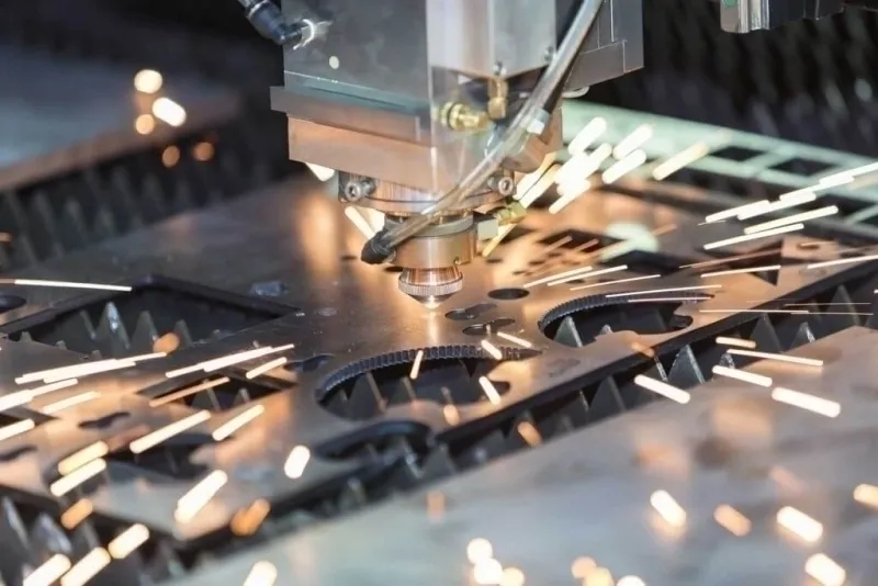 Hình ảnh mô tả cơ chế hoạt động của máy cắt tôn laser Hình ảnh mô tả cơ chế hoạt động của máy cắt tôn laser