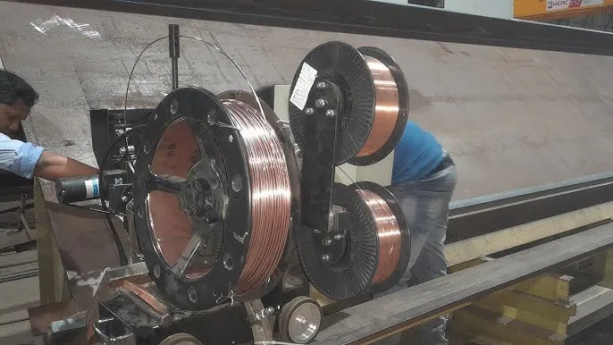 Rùa hàn tự động sử dụng 4 dây cho các tác vụ hạng nặng Rùa hàn tự động sử dụng 4 dây cho các tác vụ hạng nặng