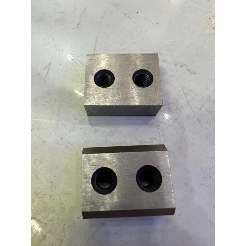 Máy cắt sắt thủy lực là dụng cụ thủy lực chuyên dùng để cắt sắt thép bằng lực nén từ hệ thống thủy lực kết hợp với lưỡi dao cứng và sắc bén Máy cắt sắt thủy lực là dụng cụ thủy lực chuyên dùng để cắt sắt thép bằng lực nén từ hệ thống thủy lực kết hợp với lưỡi dao cứng và sắc bén