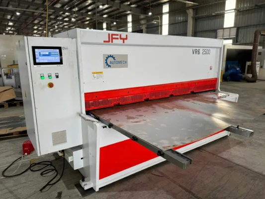 Việc lựa chọn máy cắt nhôm thủy lực phù hợp cần dựa trên công suất, độ chính xác, loại nhôm gia công và nhu cầu sản xuất thực tế. Việc lựa chọn máy cắt nhôm thủy lực phù hợp cần dựa trên công suất, độ chính xác, loại nhôm gia công và nhu cầu sản xuất thực tế.