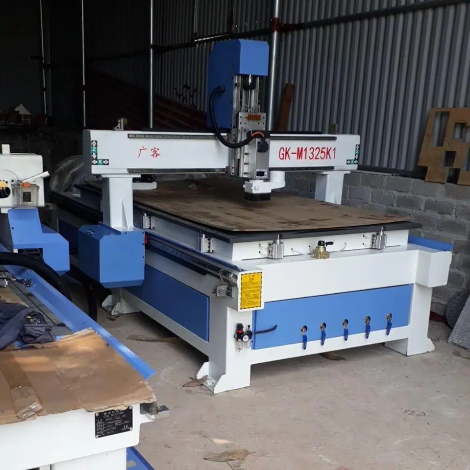 Hình ảnh minh họa của một máy cnc cắt ván công nghiệp Hình ảnh minh họa của một máy cnc cắt ván công nghiệp