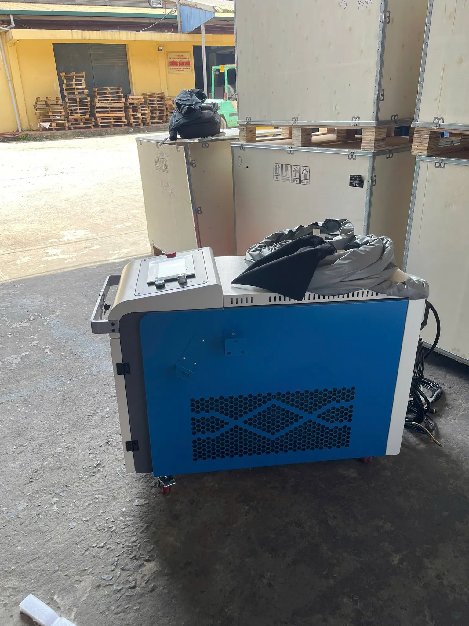 Máy hàn laser Automech phục vụ cho hầu hết các ngành sản xuất về cơ khí Máy hàn laser Automech phục vụ cho hầu hết các ngành sản xuất về cơ khí