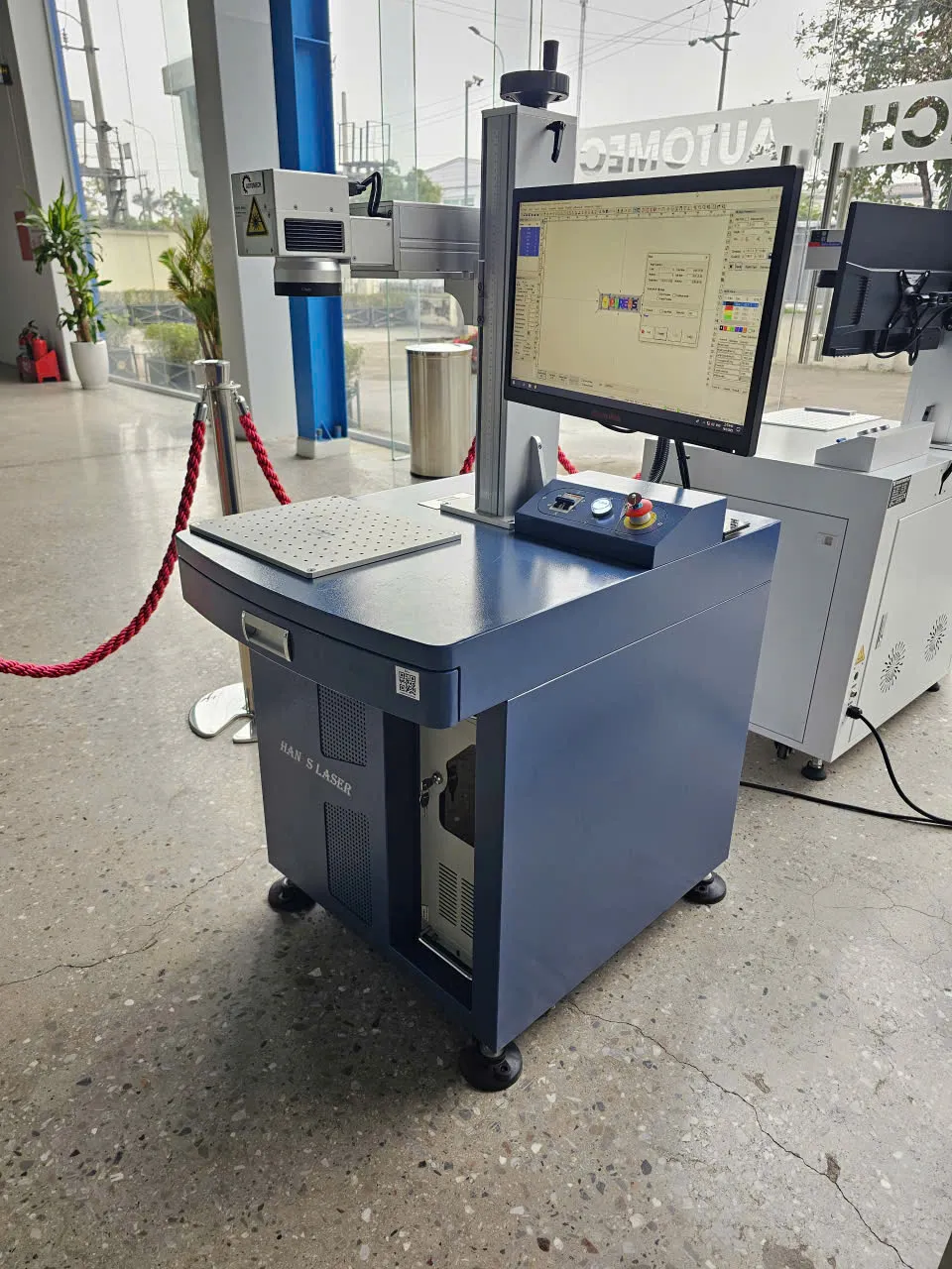 Hệ thống điều khiển máy khắc laser nhựa bằng phần mềm