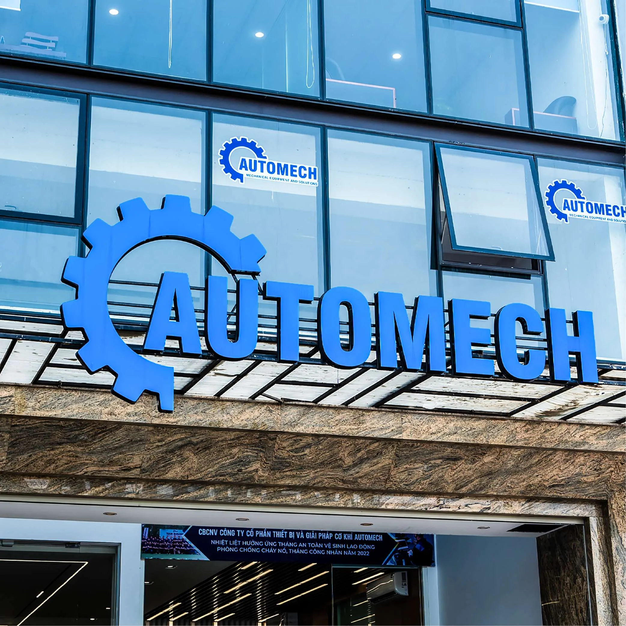 Máy cắt cnc quảng cáo được ứng dụng phổ biến trong gia công biển hiệu Máy cắt cnc quảng cáo được ứng dụng phổ biến trong gia công biển hiệu