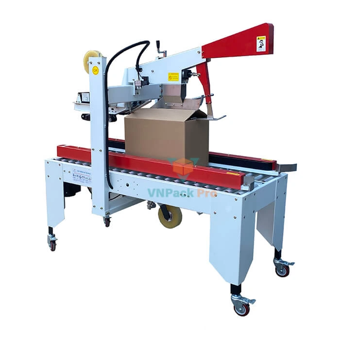 Máy gấp thùng carton xuất hiện như một giải pháp công nghệ nhằm loại bỏ các thao tác lặp đi lặp lại của con người