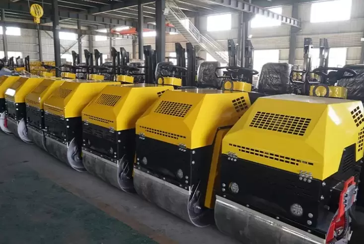 Máy lu mini hiện đại là một tổ hợp tinh vi của công nghệ cơ khí thủy lực